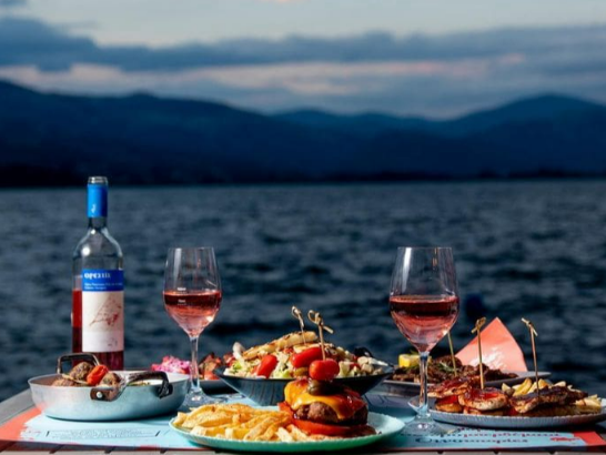 Reservation: Βοροινό Εξωτερικοί Χώροι –  ΒΟΡΟΙΝΟ Εστιατόριο Καστοριά